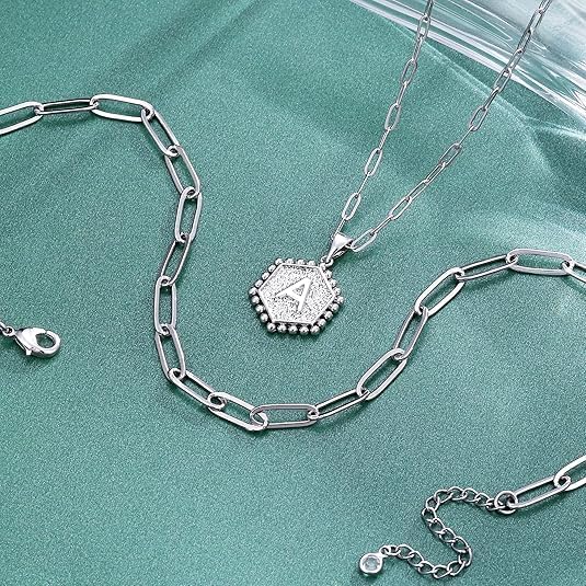 COLLAR LETRA HEX PLATA