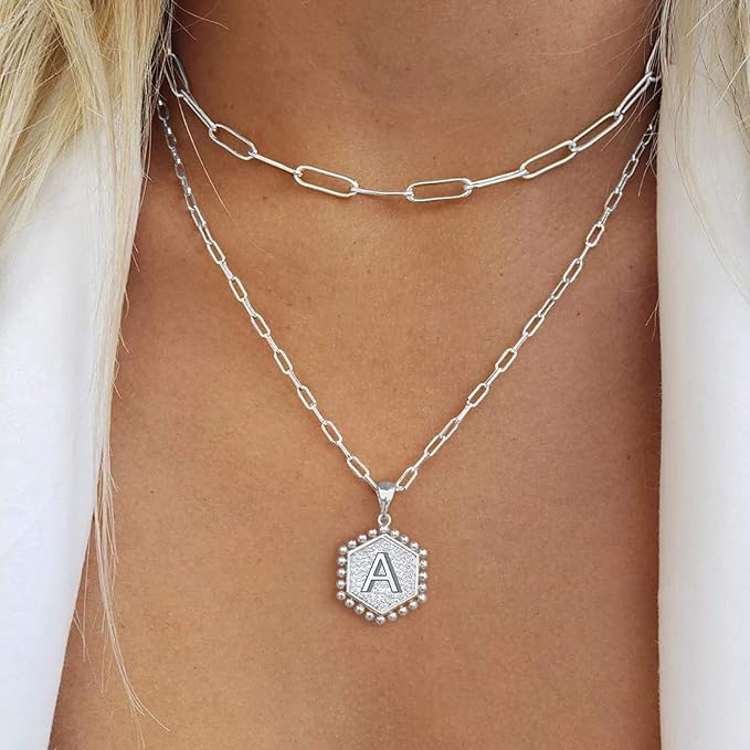 COLLAR LETRA HEX PLATA